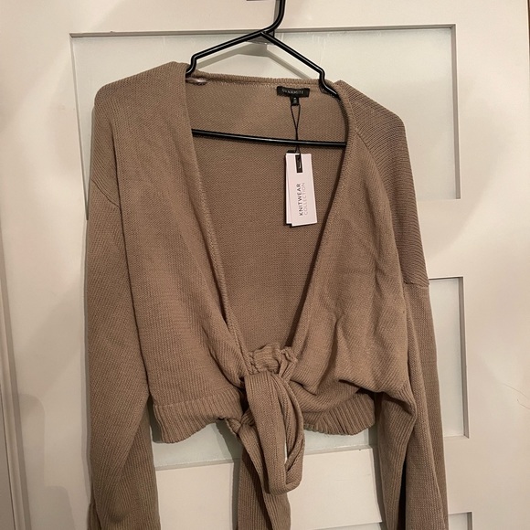 Female shirt - Picture 1 of 2